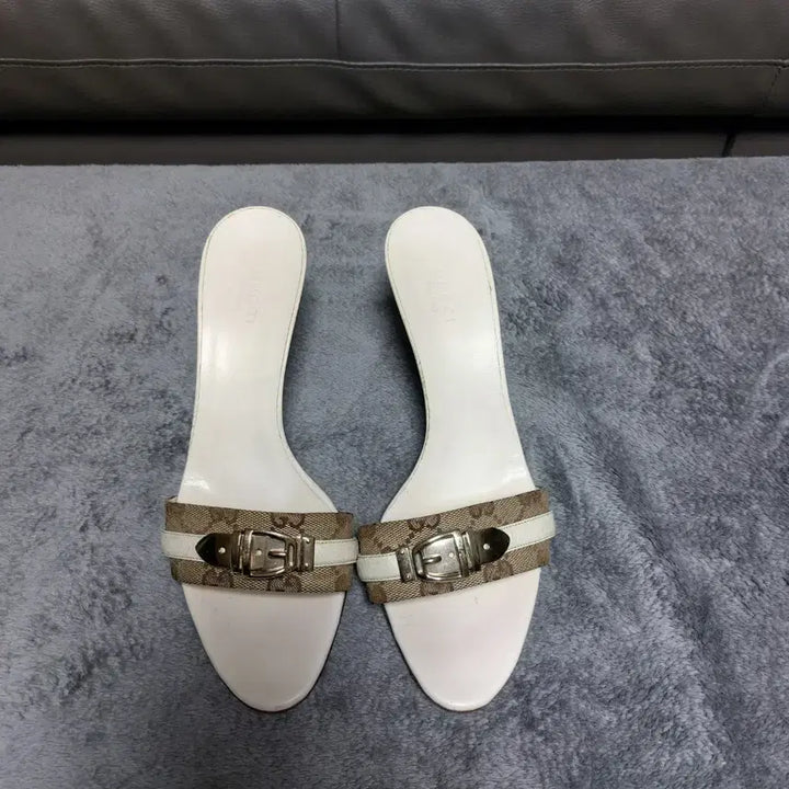 [BUNJANG] Gucci GG Logo Heeled Slippers / (250~255)구찌 GG 로고 슬리퍼 힐