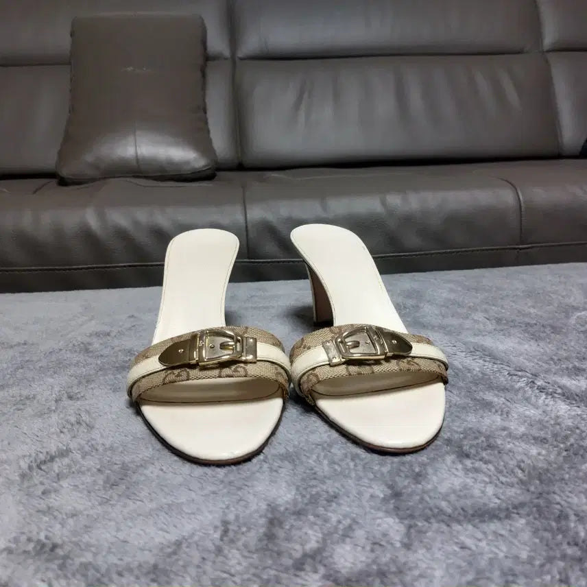 [BUNJANG] Gucci GG Logo Heeled Slippers / (250~255)구찌 GG 로고 슬리퍼 힐