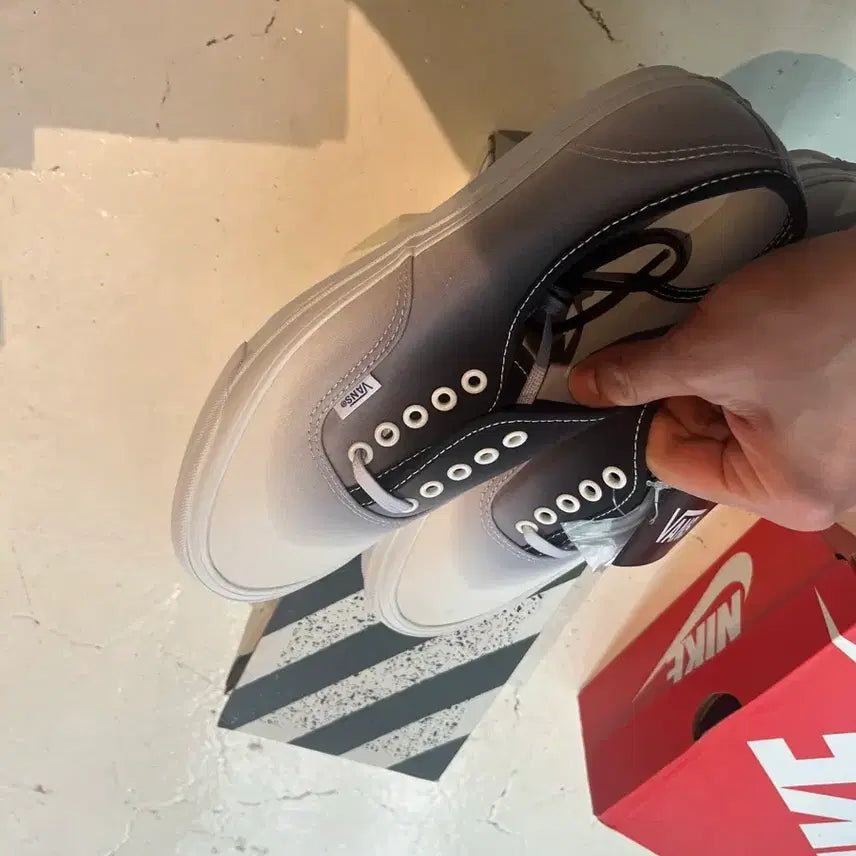 [BUNJANG] Vans Vault Authentic Sneakers / [290]반스 볼트 어센틱