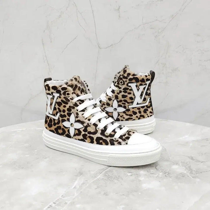 [BUNJANG] Louis Vuitton LV Leopard Embroidered Patch Sneakers / 36 / 루이비통 LV 레오파드 자수 패치 스니커즈