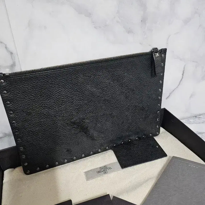 [SOLD OUT] 발렌티노 락스터드 클러치 블랙 풀세트