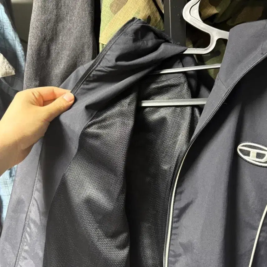 [BUNJANG] Diesel J-Hyves Contrast Piping Windbreaker Black L / 디젤 J-하이브스 콘트라스트 파이핑 윈드브레이커 블랙 새상품 L