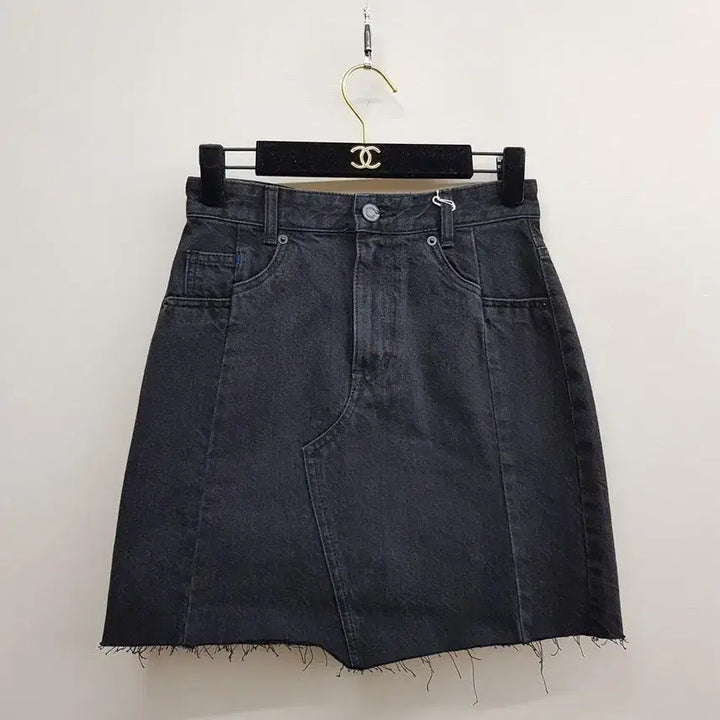 [BUNJANG] KUHO PLUS 2021 Asymmetrical Button A-Line Denim Skirt Size 1 / 구호플러스 2021 비대칭 버튼 A라인 데님 스커트 1사이즈