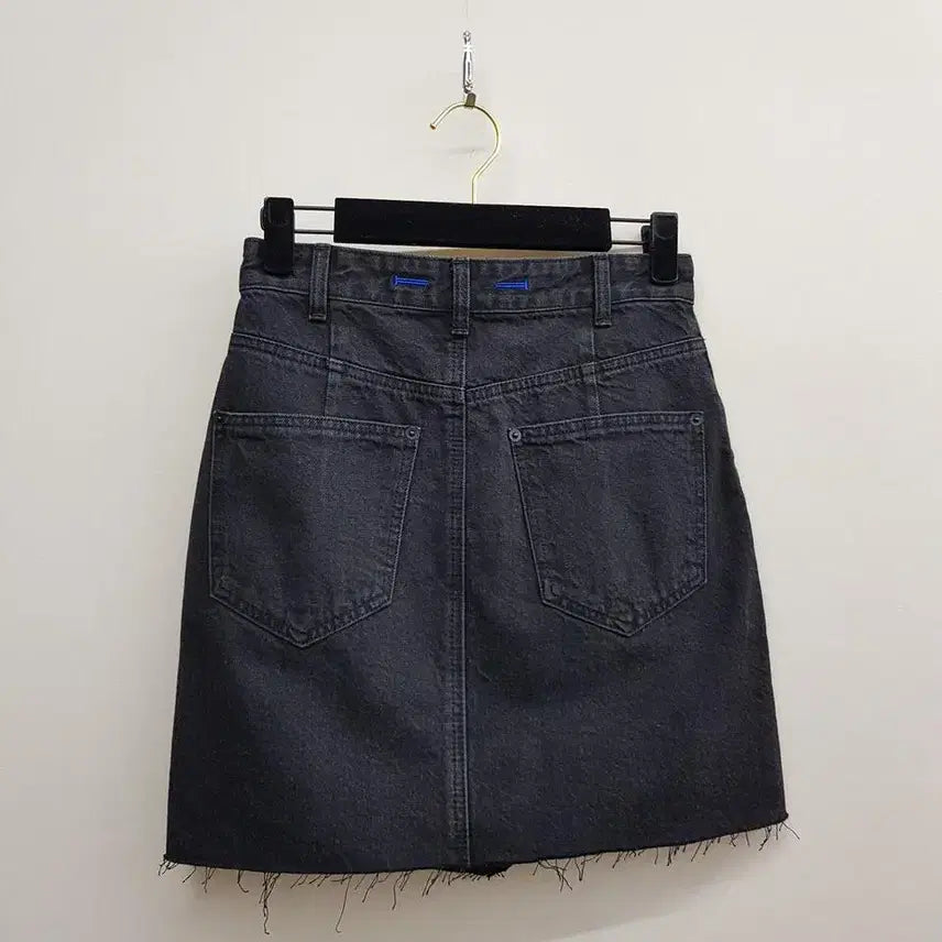 [BUNJANG] KUHO PLUS 2021 Asymmetrical Button A-Line Denim Skirt Size 1 / 구호플러스 2021 비대칭 버튼 A라인 데님 스커트 1사이즈