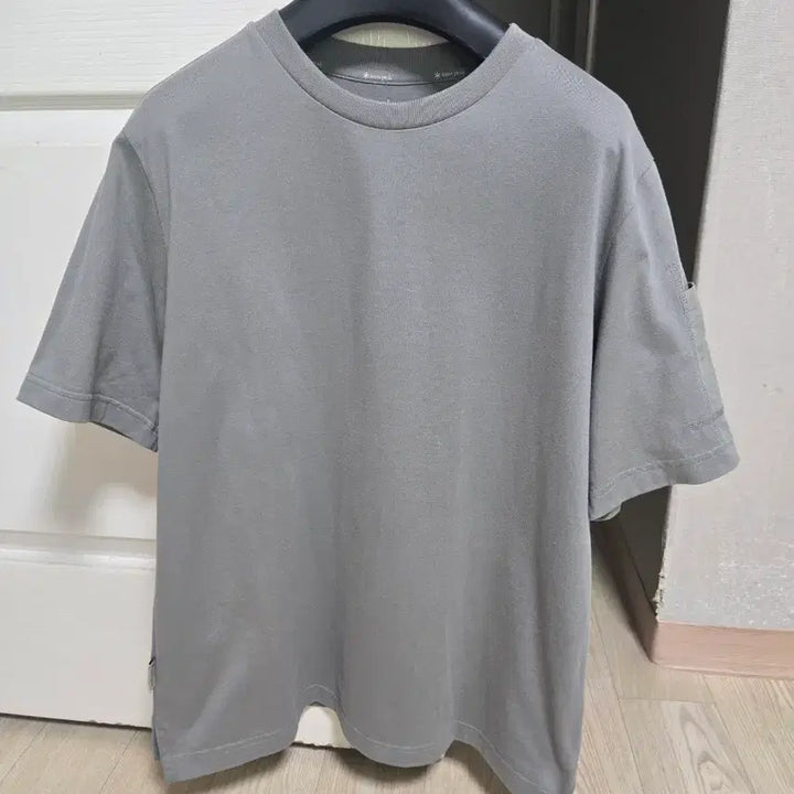 [BUNJANG] Snow Peak Short-Sleeve T-Shirt Khaki Grey New / 스노우피크 반팔 티셔츠 카키그레이 새상품