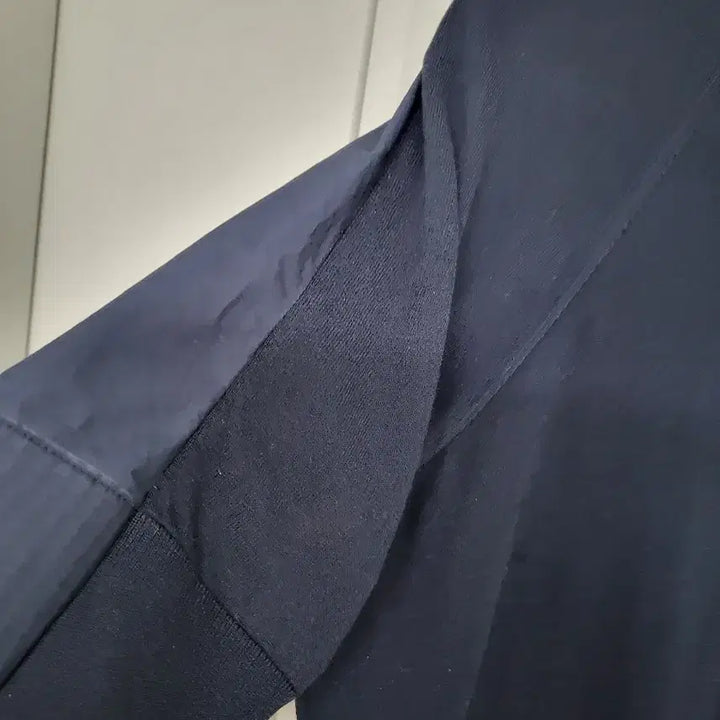 [BUNJANG] COS V-Neck Short Sleeve T-Shirt Navy / COS V넥 반팔 티셔츠 네이비