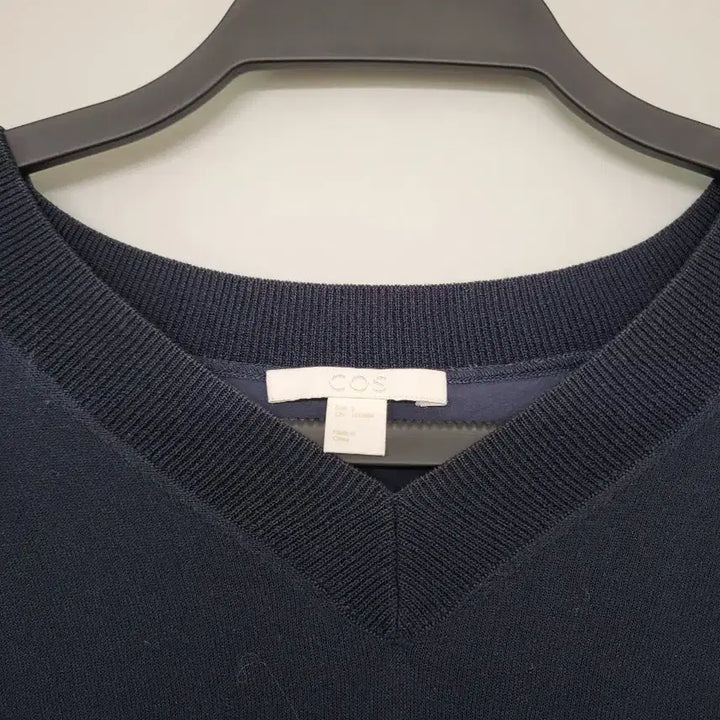 [BUNJANG] COS V-Neck Short Sleeve T-Shirt Navy / COS V넥 반팔 티셔츠 네이비