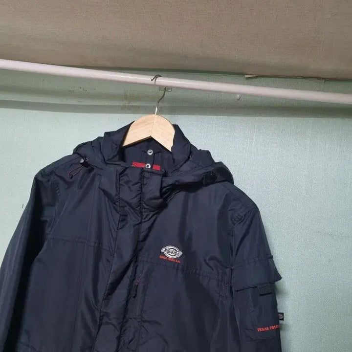 [BUNJANG] Dickies Windbreaker Jacket Size 90-95 / 디키즈 바람막이 자켓 90~95
