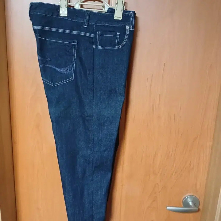 [BUNJANG] Dark Wash Denim Pants with White Stitch Detail / 진청 데님 바지