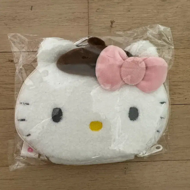 [SOLD OUT] 던킨 산리오 트래블월렛 헬로키티