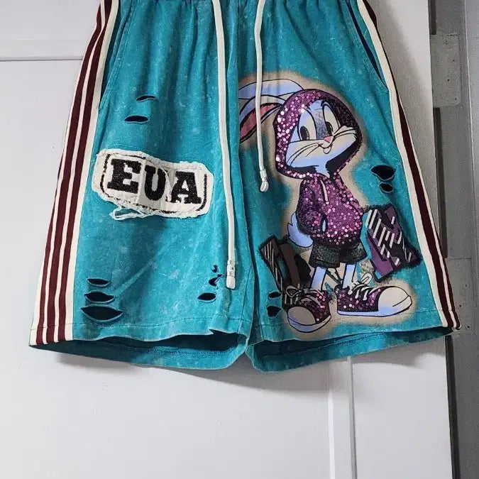 [BUNJANG] Bugs Bunny Distressed Denim Shorts Vintage Style / 벅스바니 데미지 반바지 빈티지 스타일 새상품