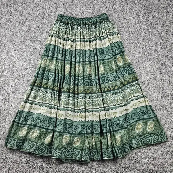 [BUNJANG] REVOE Ethnic Pattern Long Skirt (L) / 빈티지 롱 스커트 ( L ) / 12150