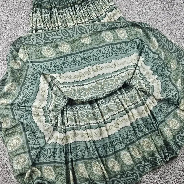 [BUNJANG] REVOE Ethnic Pattern Long Skirt (L) / 빈티지 롱 스커트 ( L ) / 12150