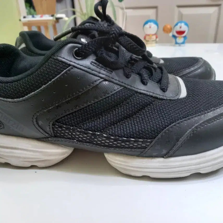 [BUNJANG] Narzio Ole Neuron Running Shoes - Black, 250mm / 나르지오.  NARZIO 올레 뉴런 블랙250미리. 기능성신발. 3만원에