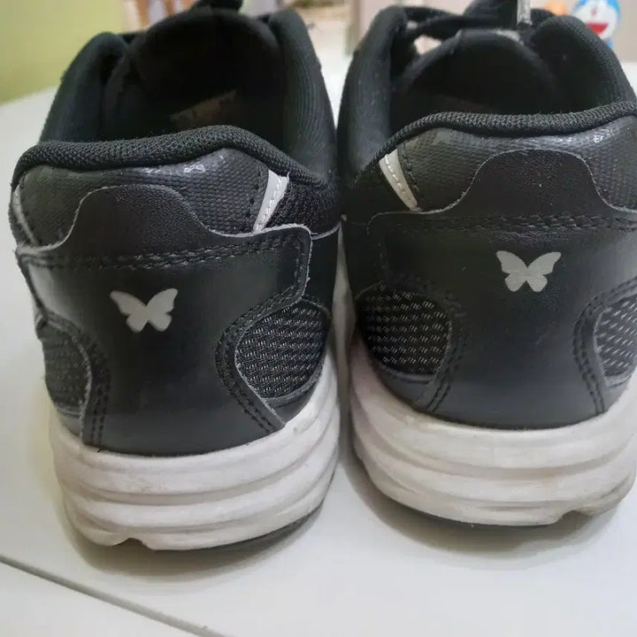 [BUNJANG] Narzio Ole Neuron Running Shoes - Black, 250mm / 나르지오.  NARZIO 올레 뉴런 블랙250미리. 기능성신발. 3만원에