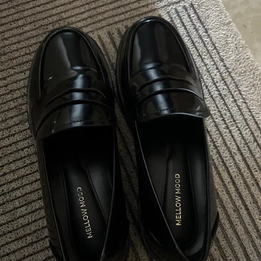 [BUNJANG] Mellow Mood Black Patent Loafers / 멜로우무드 블랙 페니 로퍼