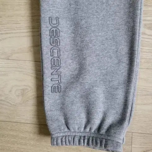 [BUNJANG] Descente Grey Training Pants / 데상트 회색 트레이닝 바지