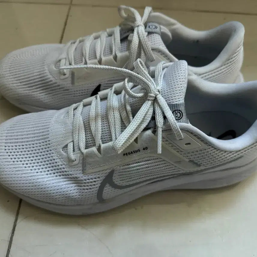 [BUNJANG] Nike Pegasus 40 White 280mm Running Shoes / 나이키 페가수스 40 흰색 280mm