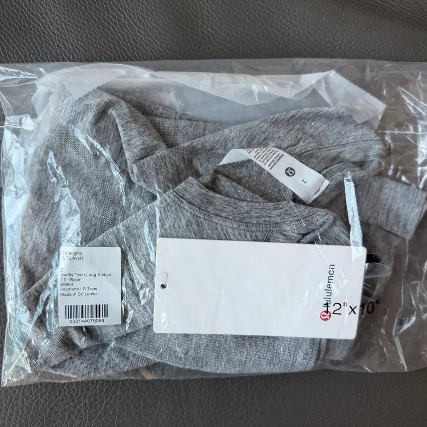 [BUNJANG] Lululemon Swiftly Tech Long Sleeve Shirt Waist Length Size 2 / (새상품) 룰루레몬 스위프틀리 테크 롱슬리브 셔츠 웨이스트렝스 2사이즈