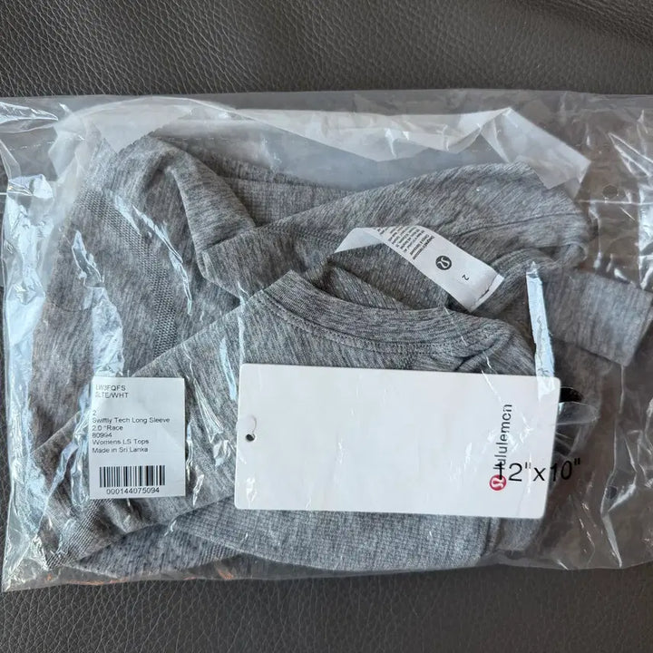 [BUNJANG] Lululemon Swiftly Tech Long Sleeve Shirt Waist Length Size 2 / (새상품) 룰루레몬 스위프틀리 테크 롱슬리브 셔츠 웨이스트렝스 2사이즈