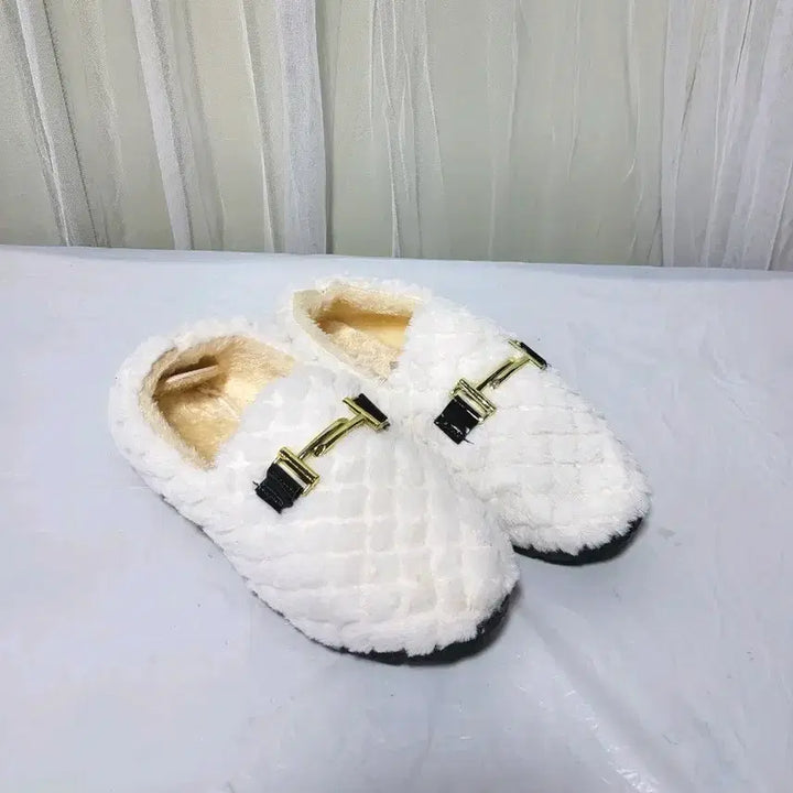 [BUNJANG] White Fur Lined Flat Shoes (Size 38) / [새상품]화이트 털 플랫 슈즈38