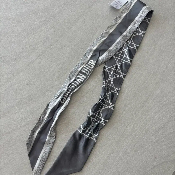 [BUNJANG] Christian Dior Mitzah Scarf White x Grey / 크리스찬 디올 미차 스카프 화이트x그레이