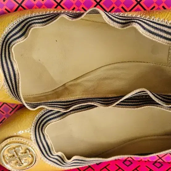 [BUNJANG] Tory Burch Yellow Patent Leather Flat Shoes / 토리버치 옐로우 페이턴트 플랫슈즈7.5