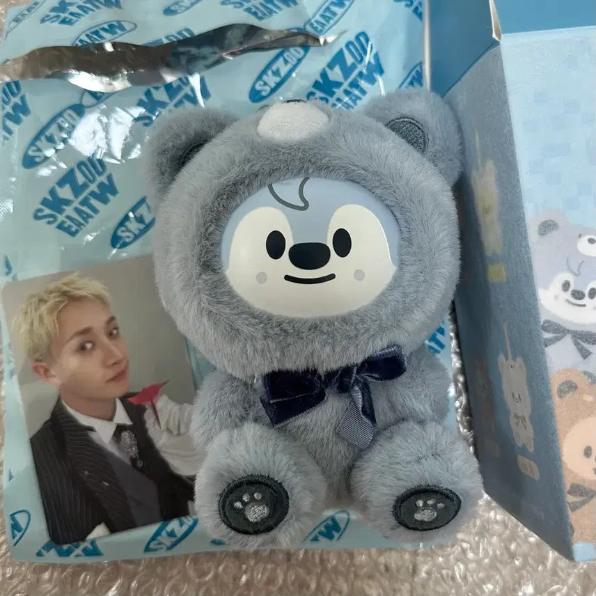 [BUNJANG] SKZOO Wolf Chan Secret Keyring with Bang Chan Lucky Draw Photocard / 스키주 시크릿 키링 울프찬(방찬 특전 포카 포함)