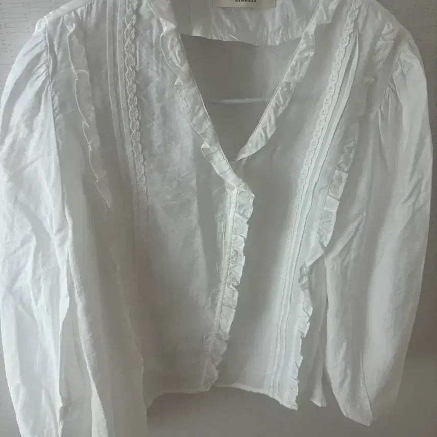[BUNJANG] Minuet Eta Blouse / 미뉴에트 Eta 블라우스