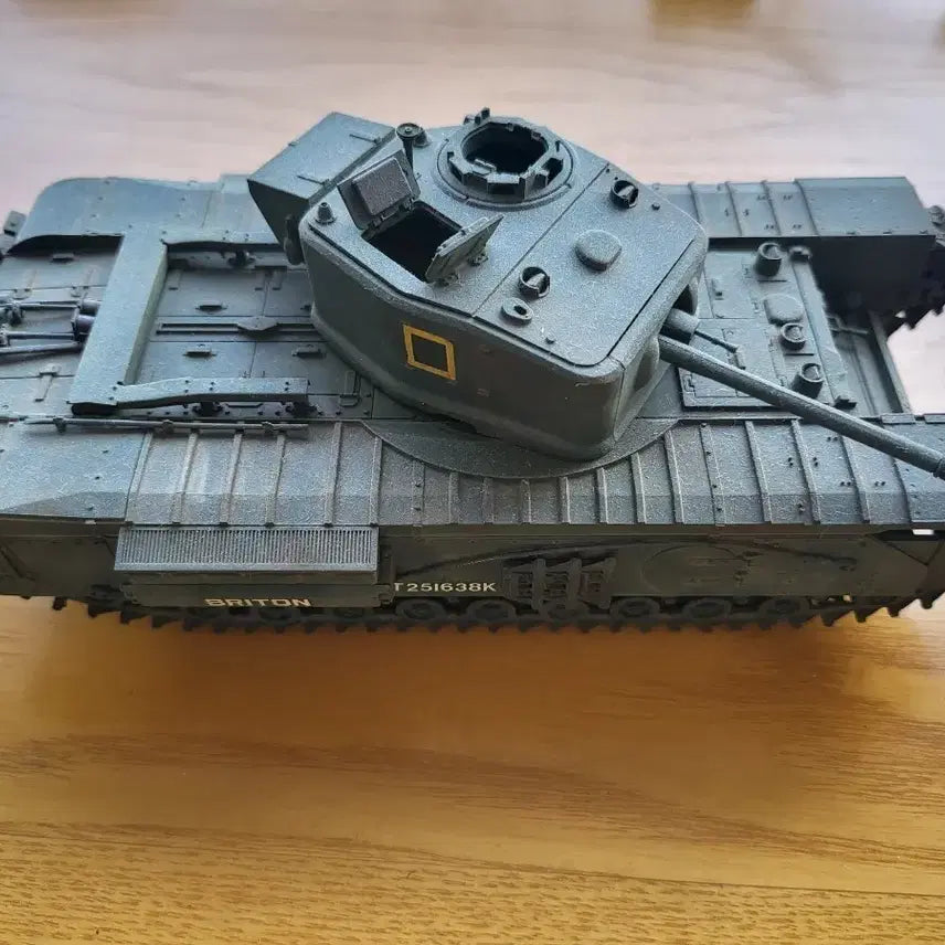 [BUNJANG] 1/35 Scale Briton Tank Model Kit / 브리튼 탱크 모형 완제품