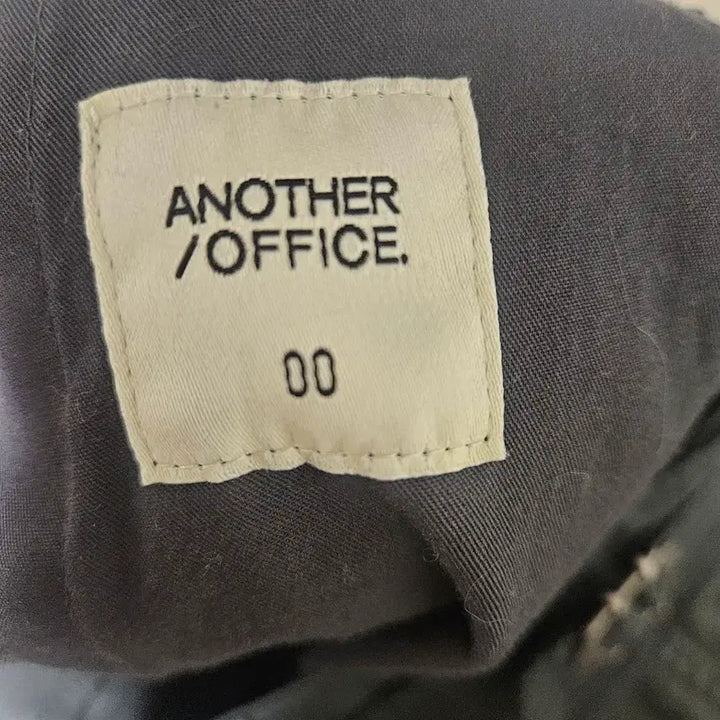 [BUNJANG] Another Office Santiago Chino Pants Graphite / 어나더오피스 산티아고 치노팬츠 그라파이트