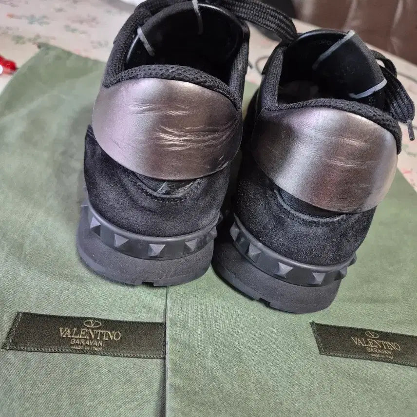 [BUNJANG] Valentino Garavani Black Camo Sneakers / 발렌티노 Garavani 블랙 카모 스니커즈