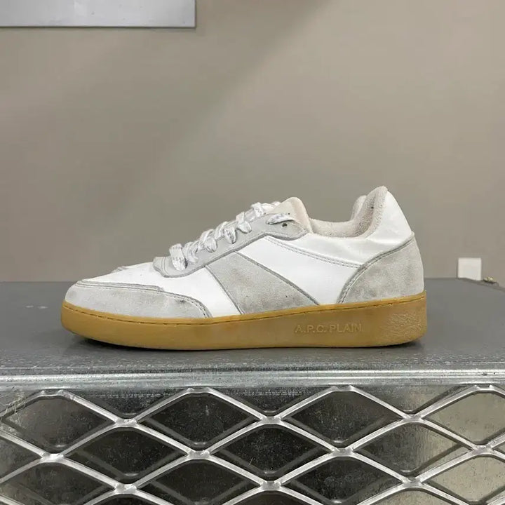 [BUNJANG] A.P.C. Plain Sneakers White EU37 / 아페쎄 플레인 스니커즈 화이트 Eu37