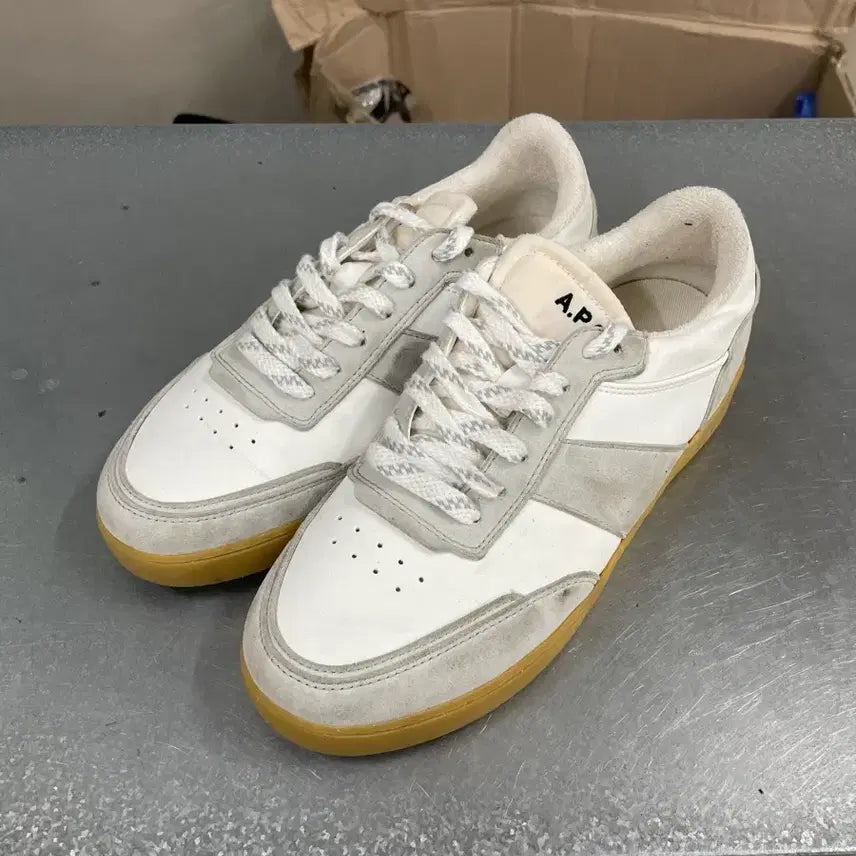 [BUNJANG] A.P.C. Plain Sneakers White EU37 / 아페쎄 플레인 스니커즈 화이트 Eu37