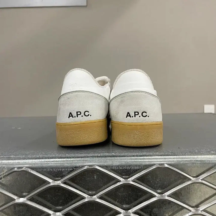 [BUNJANG] A.P.C. Plain Sneakers White EU37 / 아페쎄 플레인 스니커즈 화이트 Eu37