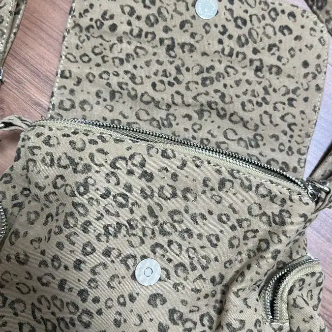 [BUNJANG] Leopard Buckle Handbag / 레오파드 버클 핸드백
