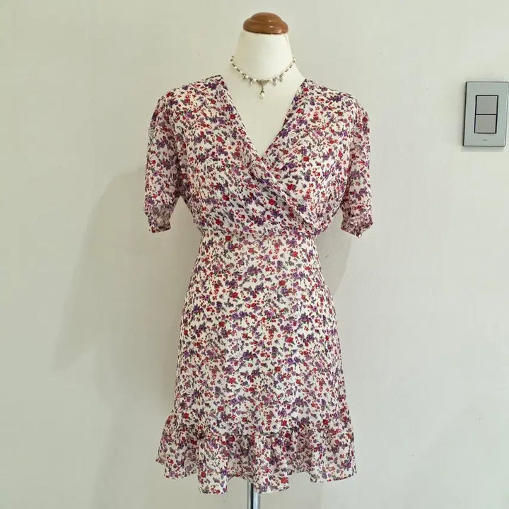 [BUNJANG] Vintage Floral Mini Dress with Romantic Shirring Frills / 빈티지 잔꽃무늬 플로럴 랩 로맨틱 셔링프릴 여름 미니원피스
