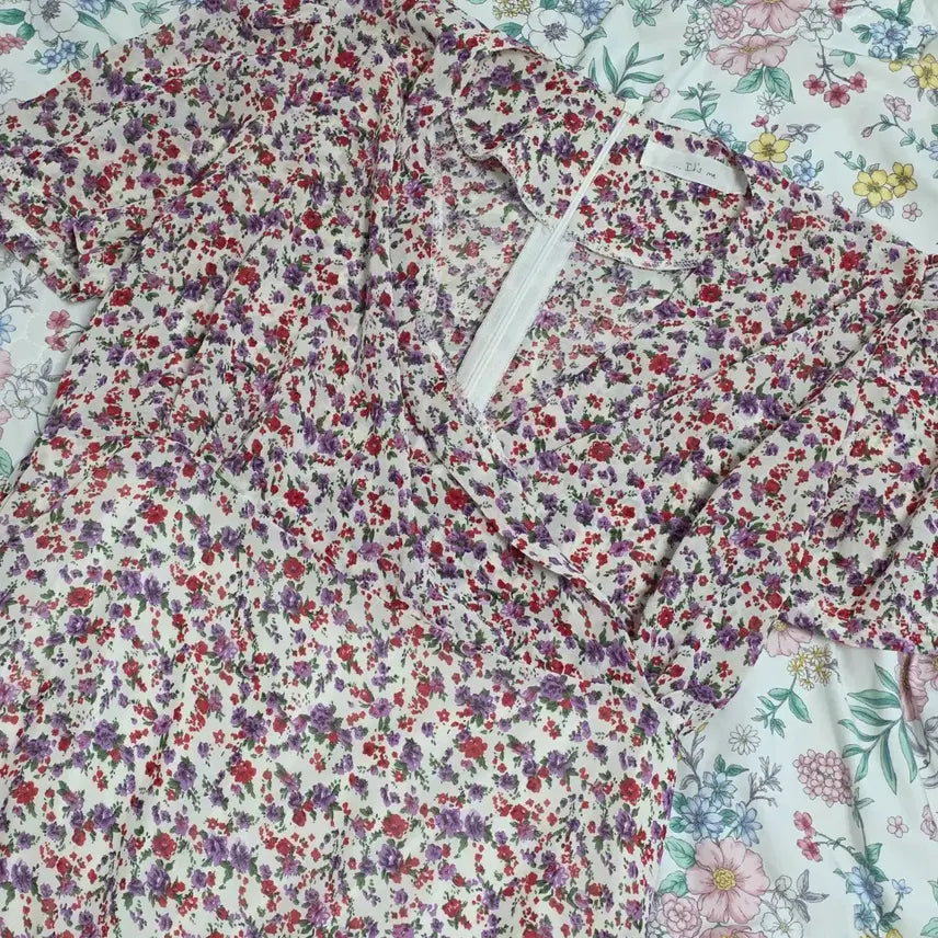 [BUNJANG] Vintage Floral Mini Dress with Romantic Shirring Frills / 빈티지 잔꽃무늬 플로럴 랩 로맨틱 셔링프릴 여름 미니원피스