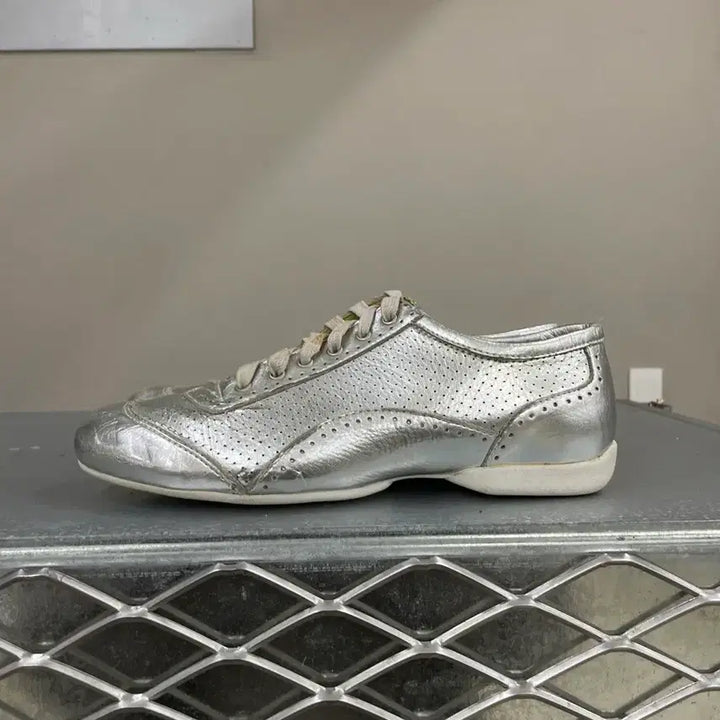 [BUNJANG] Comme des Garçons Low-Top Sneakers EU 41 / 꼼데가르송 로우탑 스니커즈 Eu41
