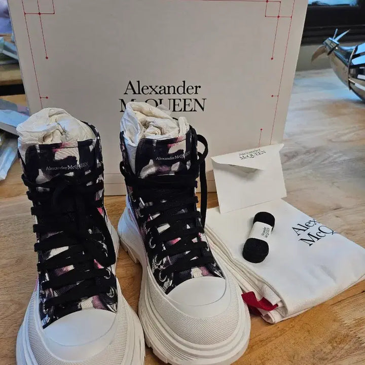 [BUNJANG] Alexander McQueen Tread Slick High Top Sneakers / 알렉산더 맥퀸