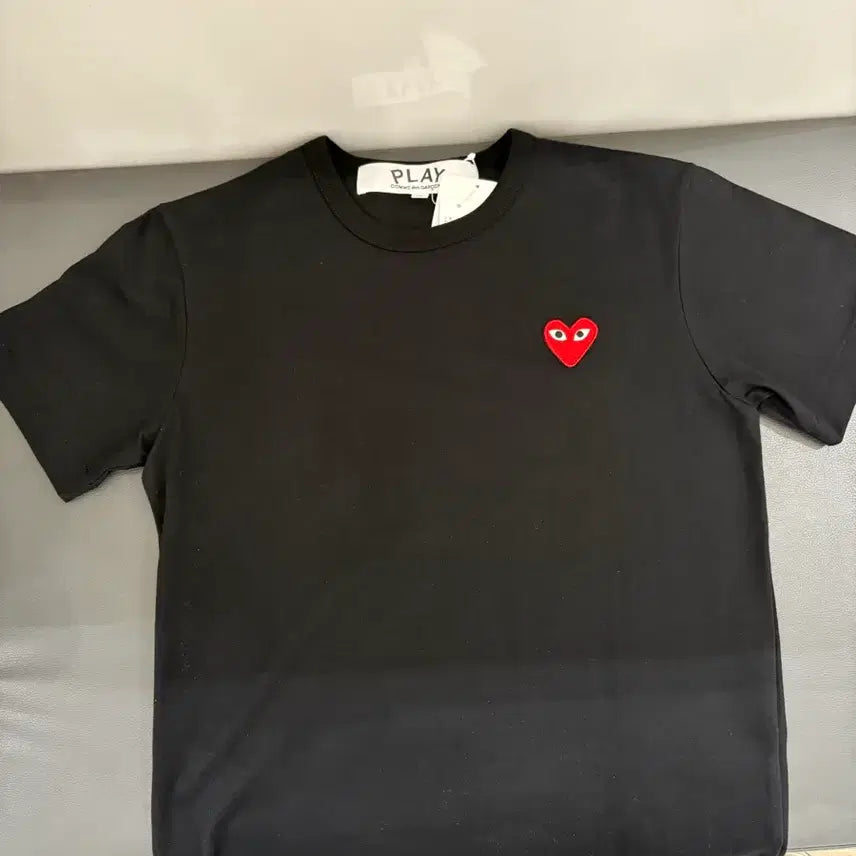 [SOLD OUT] 꼼데가르송 반팔 M(미착용)