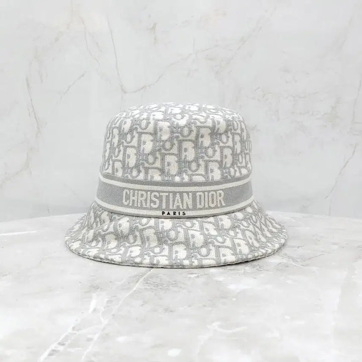 [BUNJANG] Dior Oblique Embroidered Bucket Hat Grey 57 / 디올 오블리크 자수 버킷햇 57 그레이 11DOB923I132