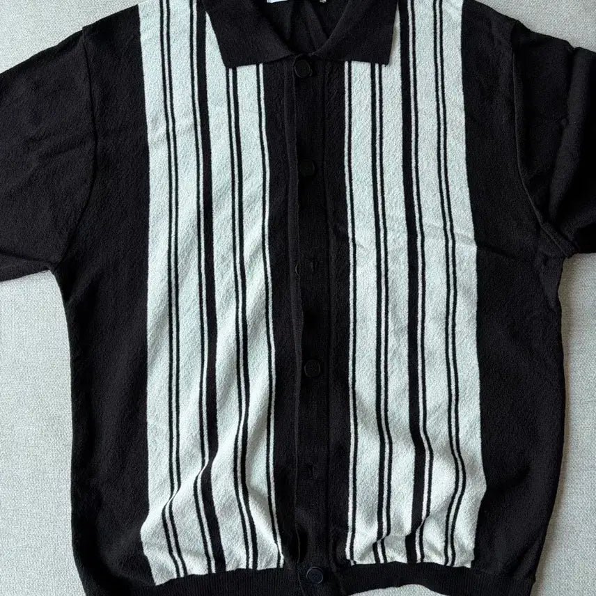 [BUNJANG] Nitted Ready Short-Sleeve Button-Up Shirt / 니티드 레디 반팔 버튼업 셔츠
