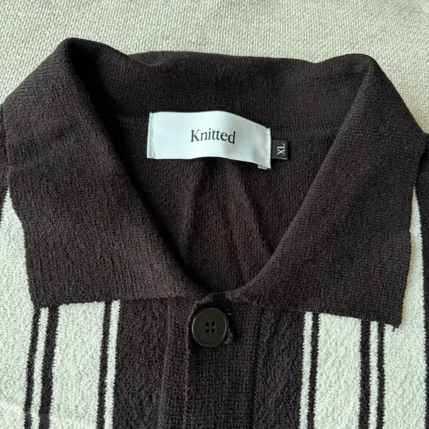 [BUNJANG] Nitted Ready Short-Sleeve Button-Up Shirt / 니티드 레디 반팔 버튼업 셔츠
