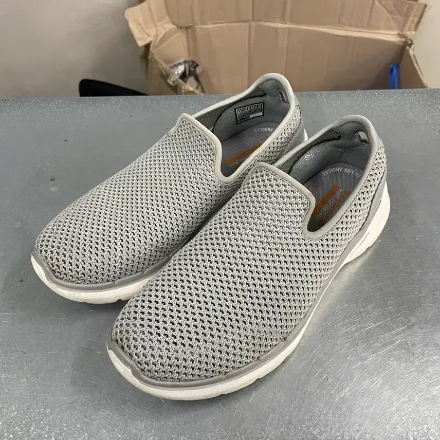 [BUNJANG] Skechers Go Walk 6 Slip-on Sneakers / 스케쳐스 고워크6 슬립온 265