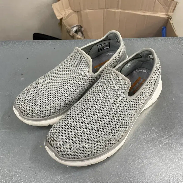 [BUNJANG] Skechers Go Walk 6 Slip-on Sneakers / 스케쳐스 고워크6 슬립온 265