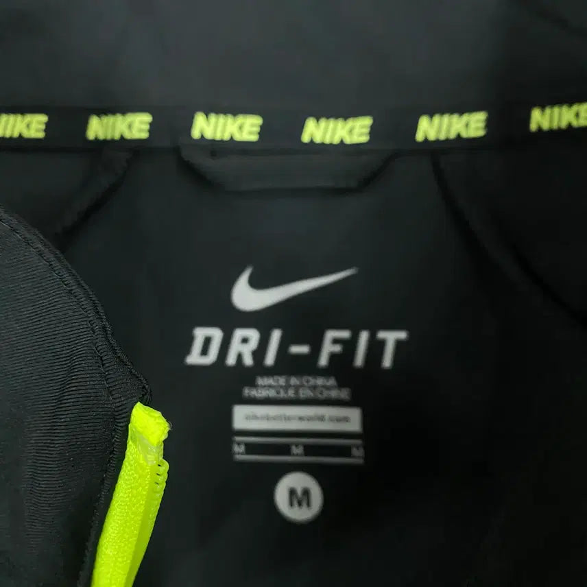 [BUNJANG] Nike Training Zip-up Jacket (Size 95/M) / 나이키 트레이닝 집업 95