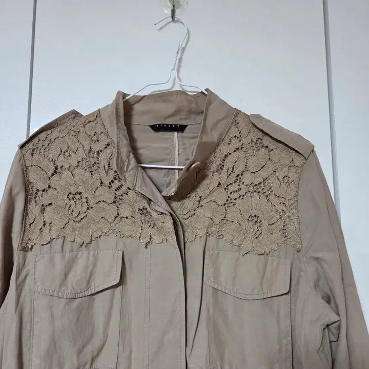 [BUNJANG] Sigrley Lace Embellished Field Jacket / 새상품/시글리 레이스 장식 야상 자켓