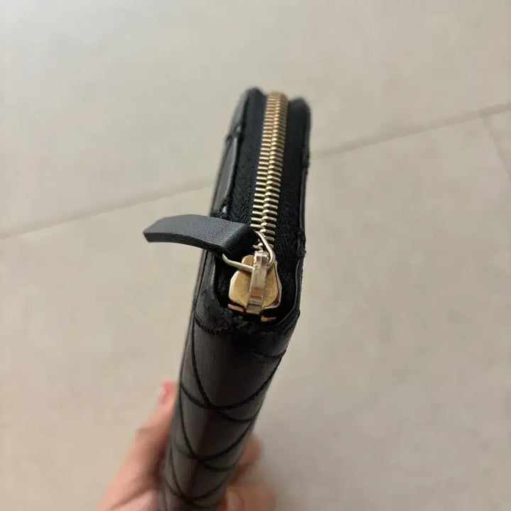 [SOLD OUT] 샤넬 블랙 금장 퀼팅 장지갑
