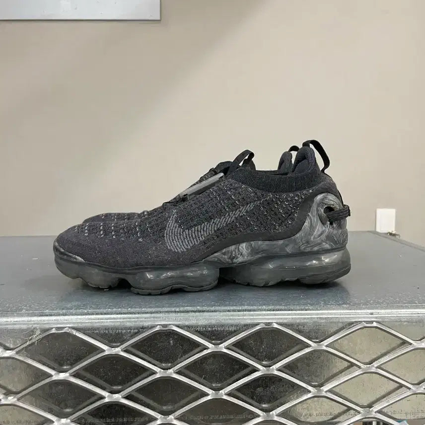 [BUNJANG] Nike Air VaporMax 2020 Flyknit Black / 나이키 에어 베이퍼맥스 2020 플라이니트 블랙 270